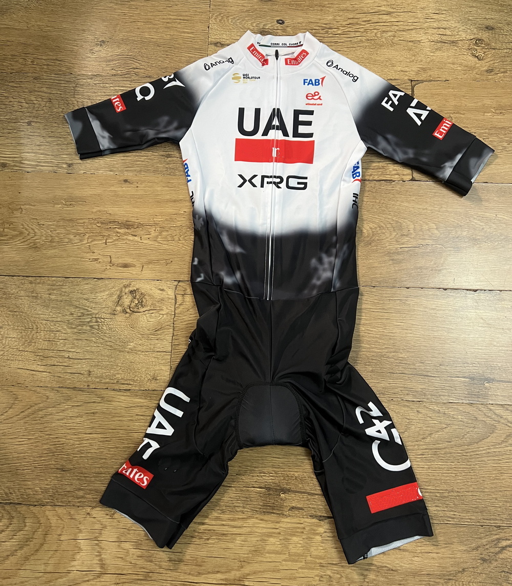 LASER CUT Skinsuit 2025 2026 U - Cycling Gear Uae recension och pris